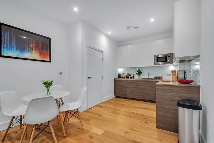 Property To Rent In Cressys Corner, Lampton Road, Hounslow, TW3