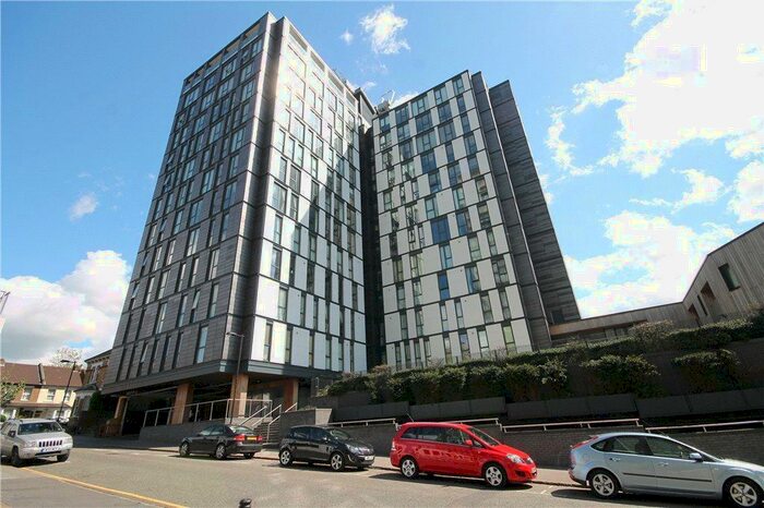 2 Bedroom Apartment To Rent In Masons Avenue, Croydon, CR0