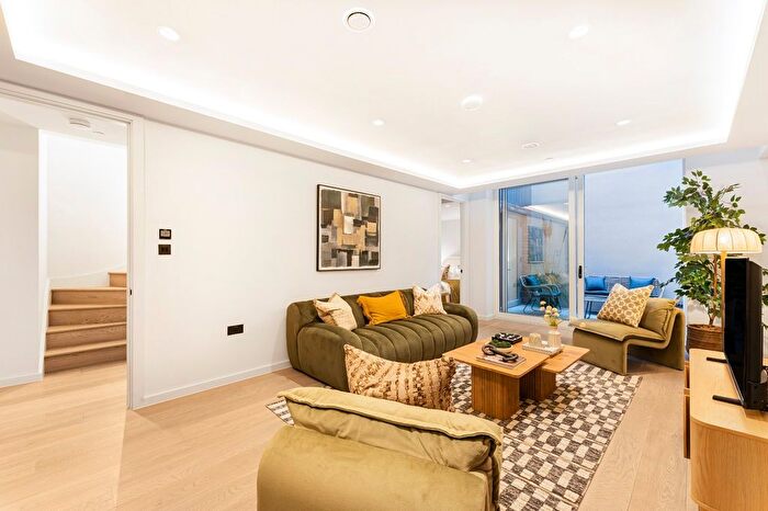 3 Bedroom Flat For Sale In Lamb Mews, Lamb Lane, E8