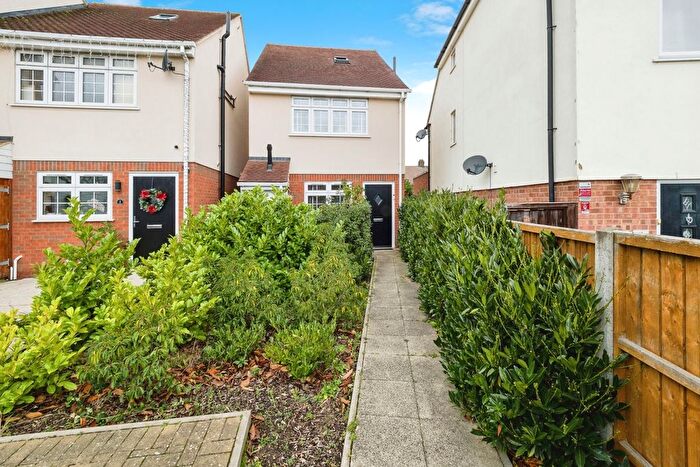 4 Bedroom Detached House For Sale In Rose Gardens, South Road, South Ockendon, Essex, RM15