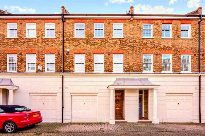 4 Bedroom Terraced House To Rent In Regents Bridge Gardens, London, SW8