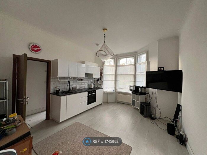 1 Bedroom Flat To Rent In The Avenue, Southampton, SO17