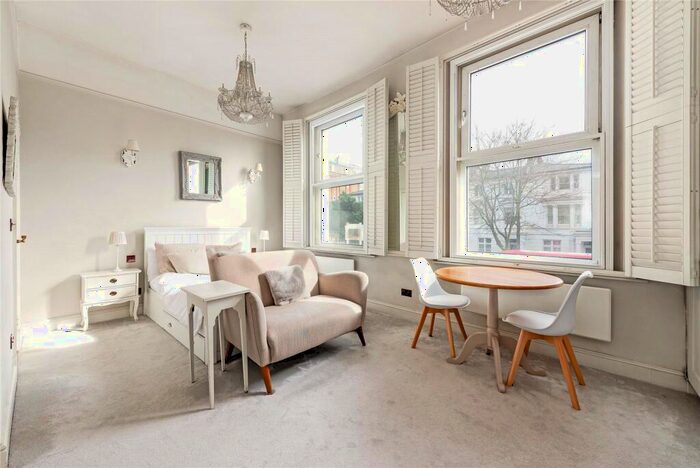 Apartment To Rent In Fulham Road, London, SW10