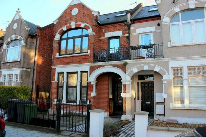 1 Bedroom Flat To Rent In Gleneldon Road, London, SW16