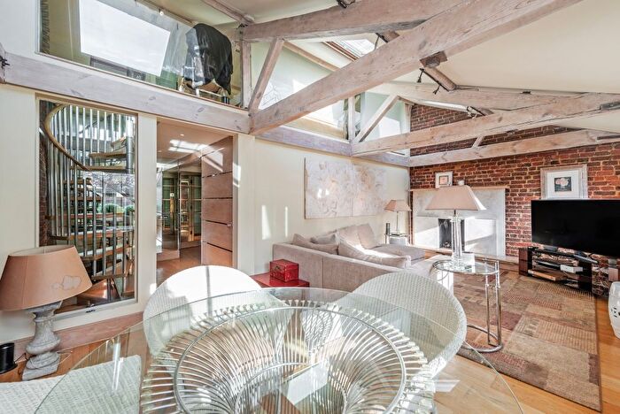 3 Bedroom Flat To Rent In Hyde Park Square, Bayswater, London, W2