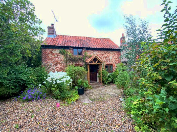 1 Bedroom Cottage To Rent In The Street, Corpusty, Norwich, NR11