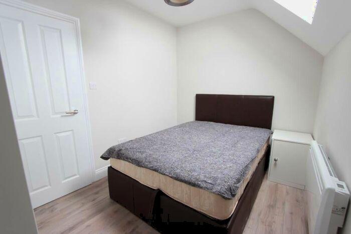 1 Bedroom Apartment To Rent In Chase Side, London, N14