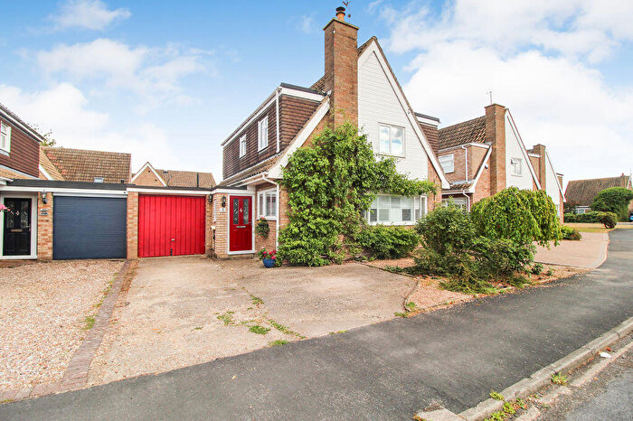 3 Bedroom Detached House For Sale In Squires Road, Wootton, MK43