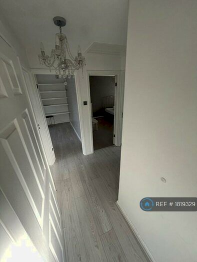 2 Bedroom Maisonette To Rent In Headley Road East, Reading, RG5