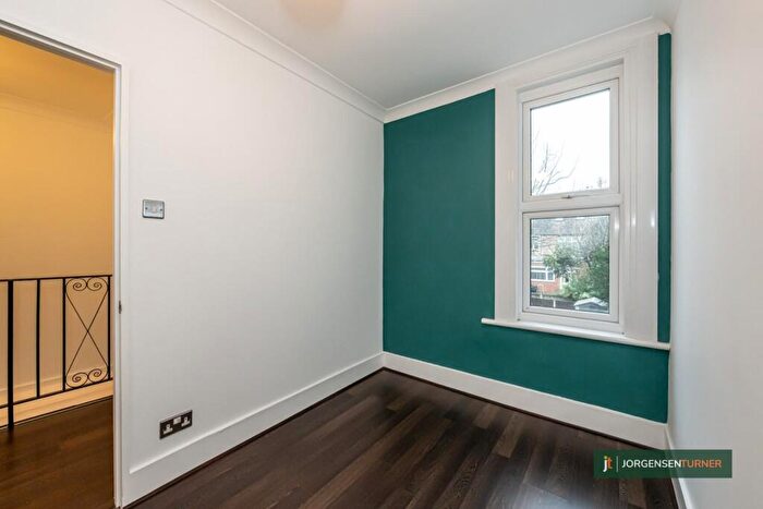 3 Bedroom Terraced House For Sale In Drake Street, Enfield, EN2