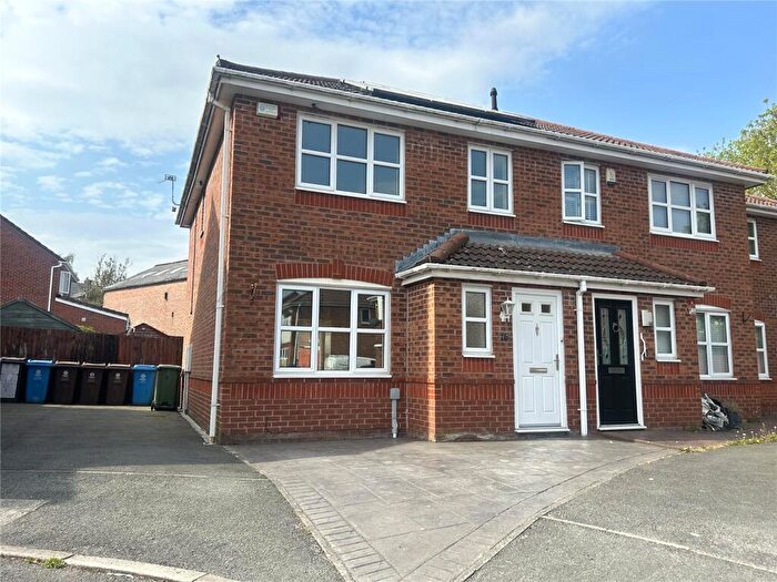 3 Bedroom Semi Detached House For Sale In Blackdown Grove, Copthorne Park, Oldham, OL8