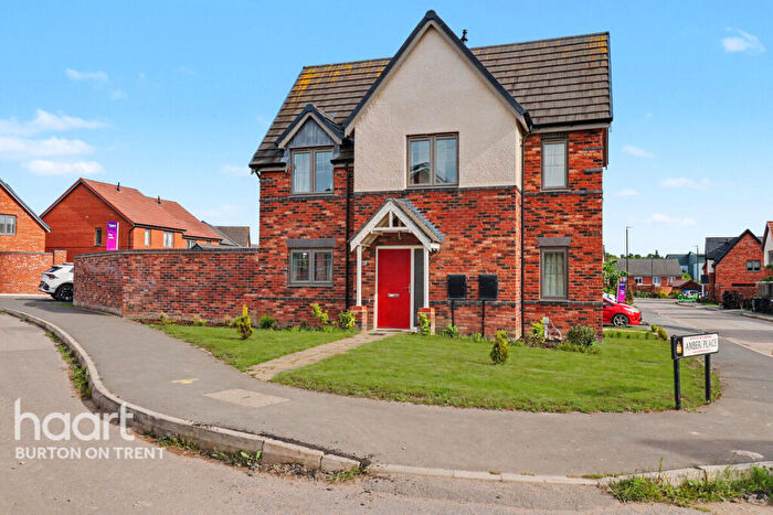 3 Bedroom Semi-Detached House For Sale In Moonstone Way, Swadlincote, DE11