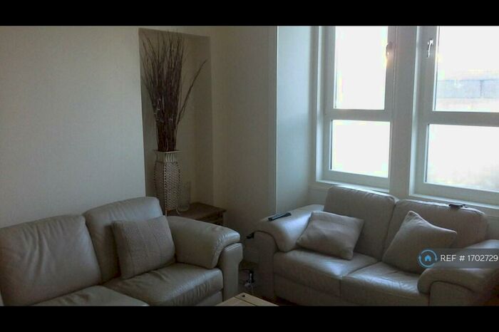 2 Bedroom Flat To Rent In Burnbank Road, Hamilton, ML3