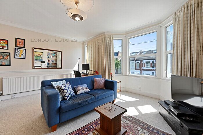 3 Bedroom Flat To Rent In Queensmill Road, Fulham, SW6