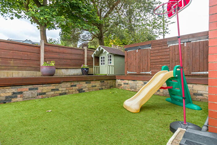 3 Bedroom Semi-Detached House For Sale In Wall Hill Road, Dobcross, Saddleworth, OL3