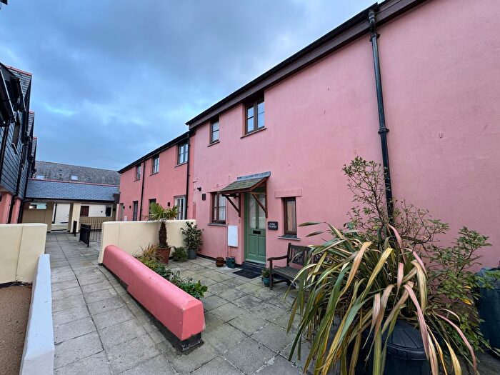 2 Bedroom Flat To Rent In Wharf Road, Penzance, TR18