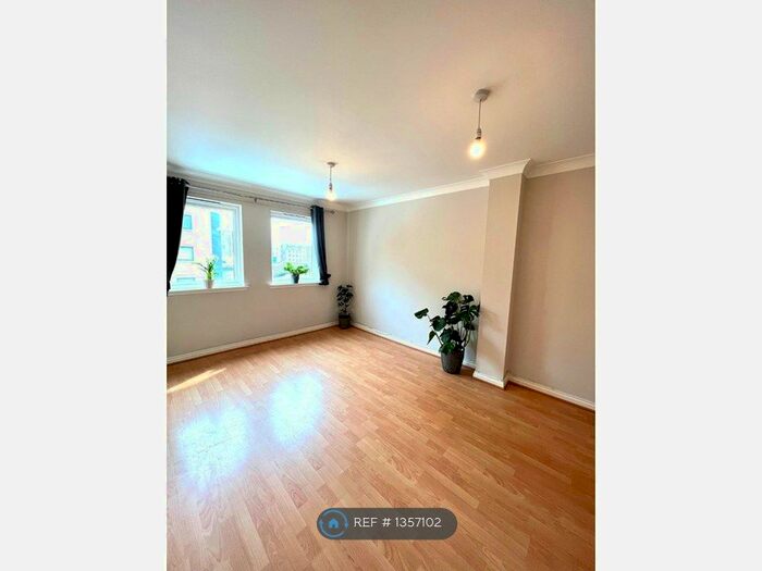 2 Bedroom Flat To Rent In Rennie's Isle, Edinburgh, EH6