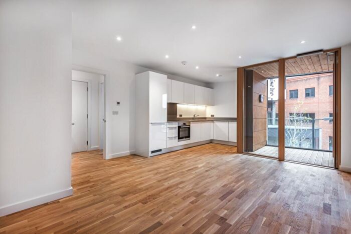 1 Bedroom Flat To Rent In St Marks Square, Bromley, Kent, BR2