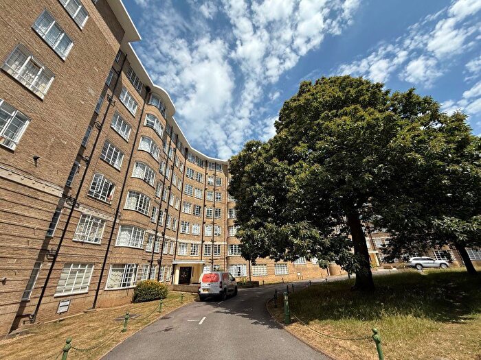 Studio To Rent In Furze Croft, Furze Hill, Hove, Pd., BN3