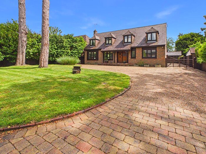 4 Bedroom Detached House For Sale In Tydcombe Road, Warlingham, CR6