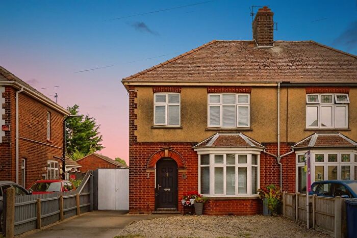 3 Bedroom Semi-detached House For Sale In Elm Road, March, PE15