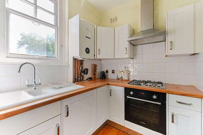 2 Bedroom Flat To Rent In Greycoat Street, Westminster, London, SW1P