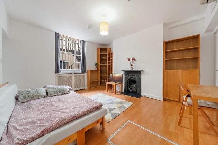 Studio To Rent In Gloucester Street, Pimlico, London, SW1V