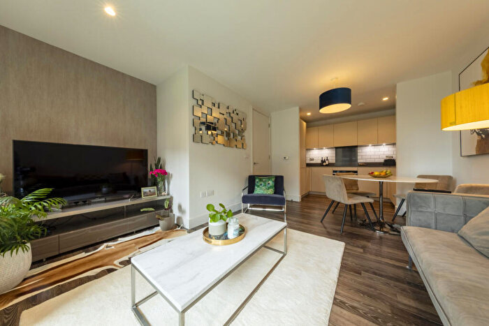 1 Bedroom Apartment For Sale In Moulding Lane, London, SE14