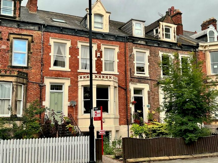 2 Bedroom Apartment To Rent In The Cloisters, Tyne And Wear, Ashbrooke, Sunderland, SR2