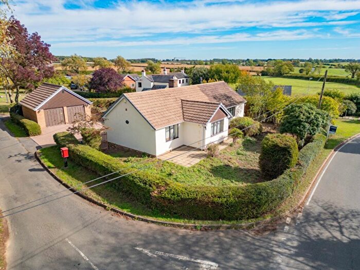 3 Bedroom Detached Bungalow For Sale In Fernlea, Little Preston, NN11