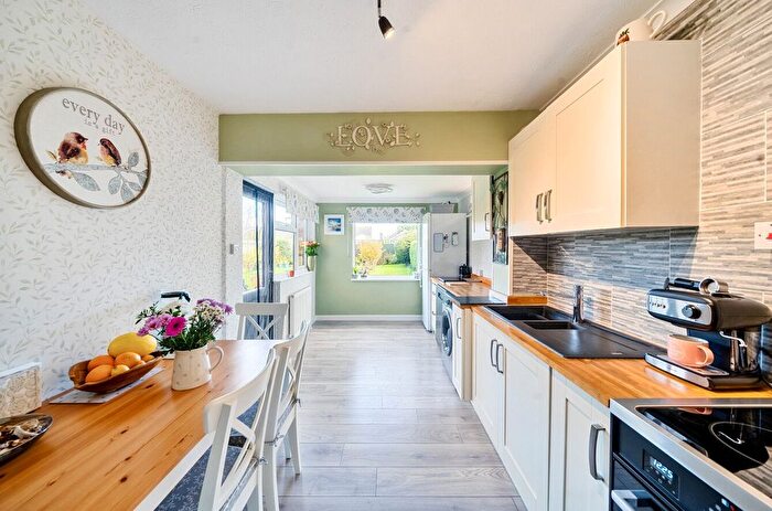 3 Bedroom Bungalow For Sale In Nicholas Road, Langley, Southampton, Hampshire, SO45