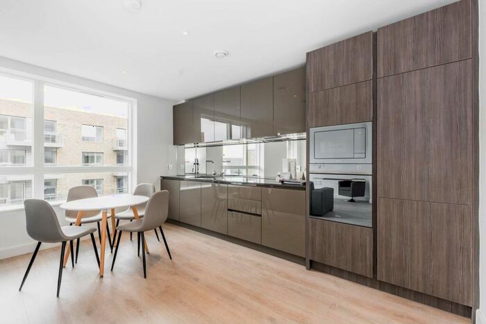 1 Bedroom Flat To Rent In High Street, Hornsey, London, N8