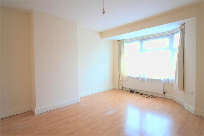 1 Bedroom Flat To Rent In Rosemary Avenue, Hounslow, TW4