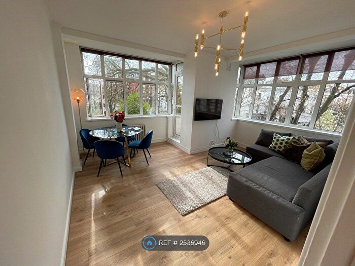 2 Bedroom Flat To Rent In Chepstow Crescent, London, W11