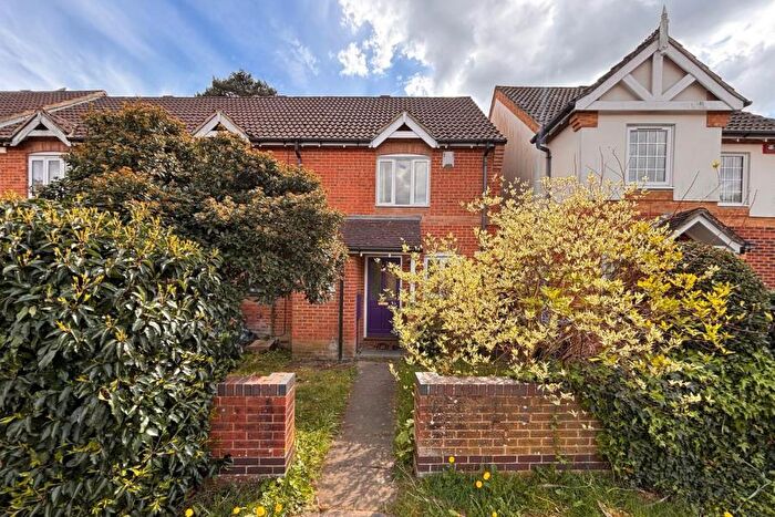 2 Bedroom Terraced House To Rent In Woking, Surrey, GU21