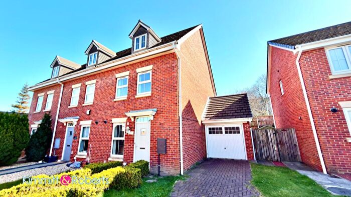 3 Bedroom End Of Terrace House For Sale In Shaftsbury Park, Hetton-Le-Hole, Houghton Le Spring, Tyne And Wear, DH5
