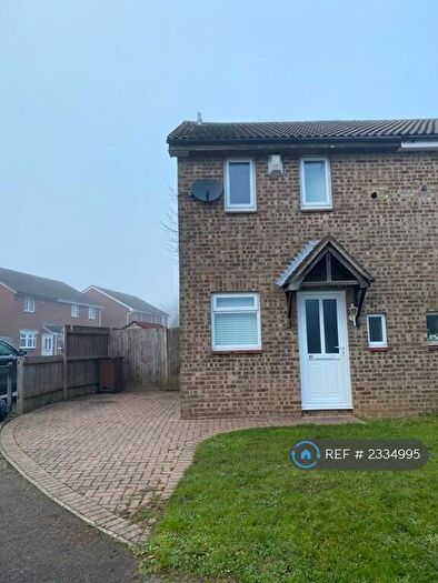 2 Bedroom Semi-Detached House To Rent In Kingston Crescent, Chatham, ME5