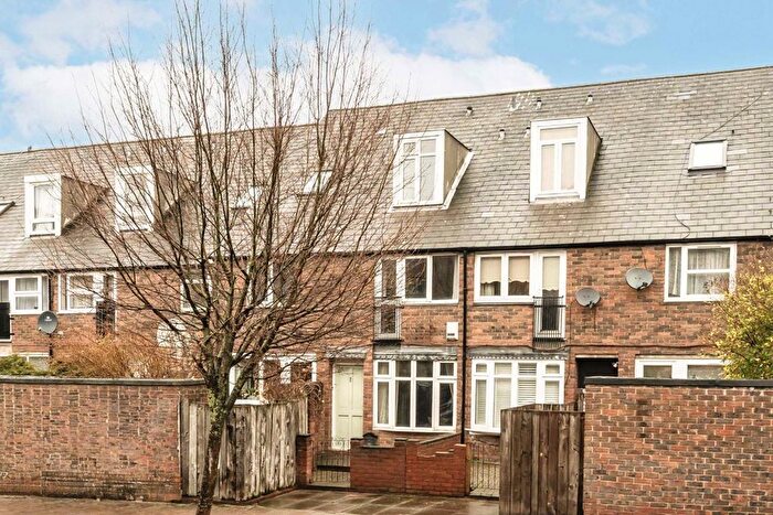 4 Bedroom Flat To Rent In Copenhagen Street, King's Cross, N1