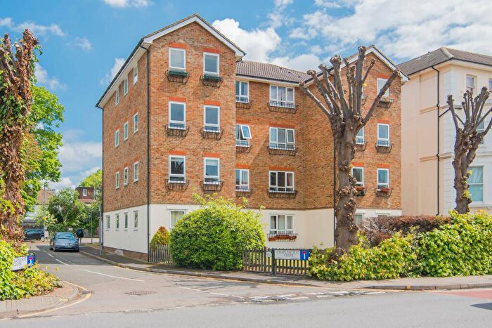 2 Bedroom Flat To Rent In Maplehurst Close, Kingston Upon Thames, KT1