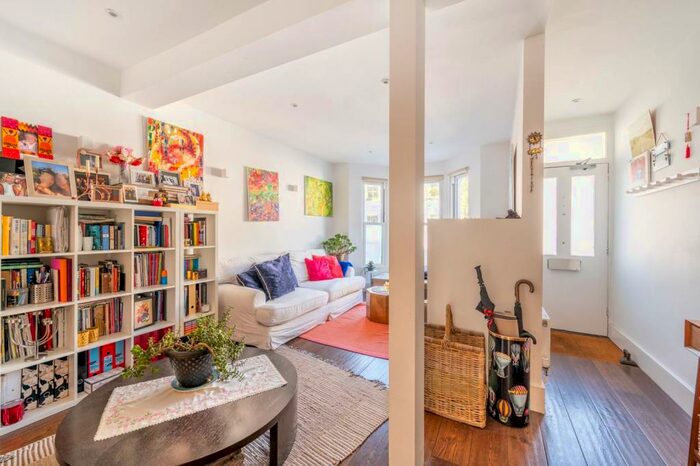 4 Bedroom Terraced House To Rent In Willesden Green, Willesden Green, London, NW2