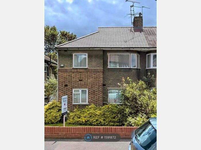 2 Bedroom Flat To Rent In Eversley Avenue, Bexleyheath, DA7