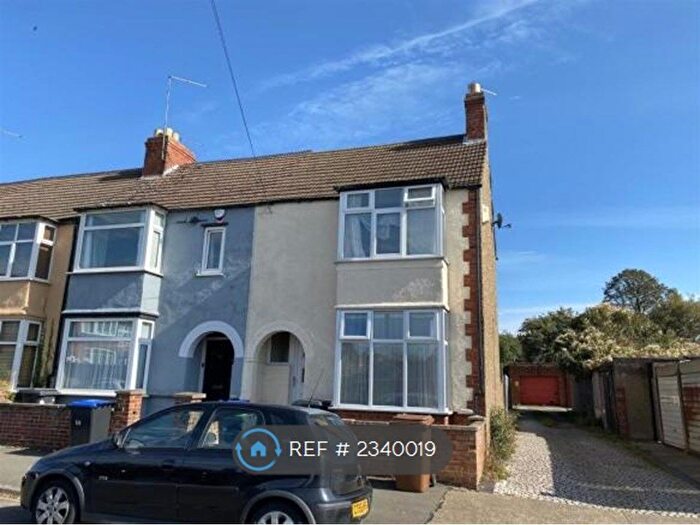 3 Bedroom End Of Terrace House To Rent In Beech Avenue, Northampton, NN3
