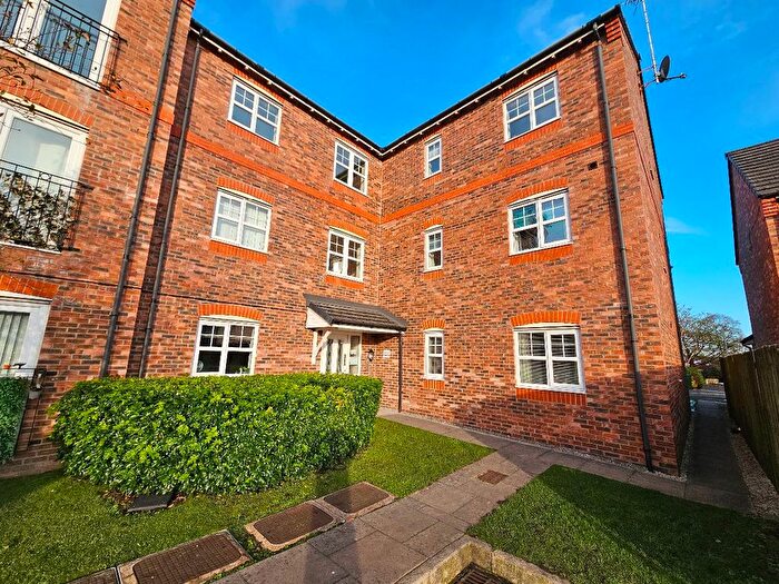 2 Bedroom Flat To Rent In Fernbeck Close, Farnworth, Bolton, BL4