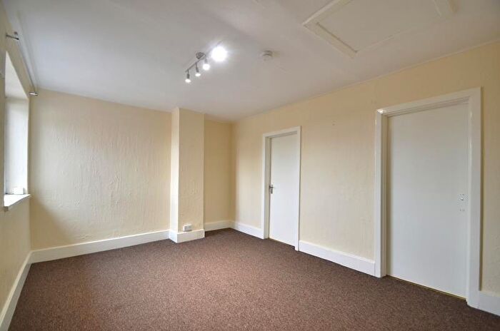 2 Bedroom Apartment To Rent In Park Way, Ruislip, HA4