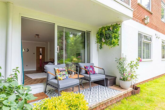 2 Bedroom Apartment To Rent In Branksome Wood Road, Bournemouth, BH4