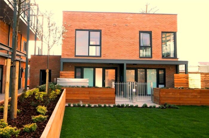 2 Bedroom Semi-Detached House To Rent In Flamsteed Close, Cambridge, CB1