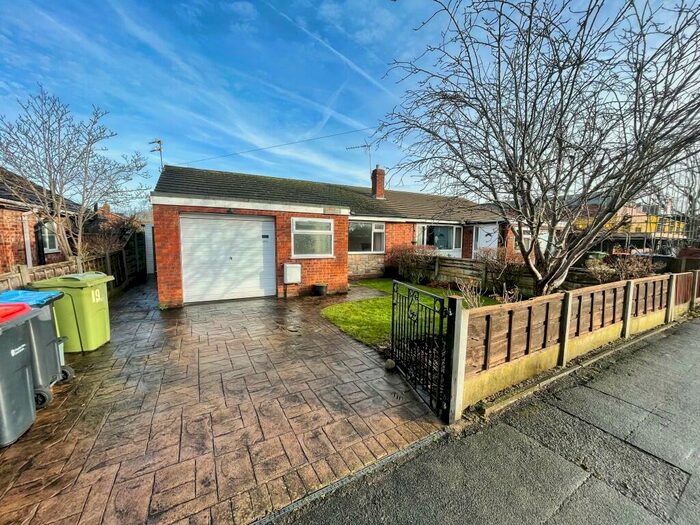 2 Bedroom Semi-Detached Bungalow To Rent In Linnards Lane, Wincham, CW9