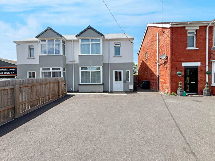 3 Bedroom Semi Detached House For Sale In Moormead Road, Wroughton, Swindon, SN4