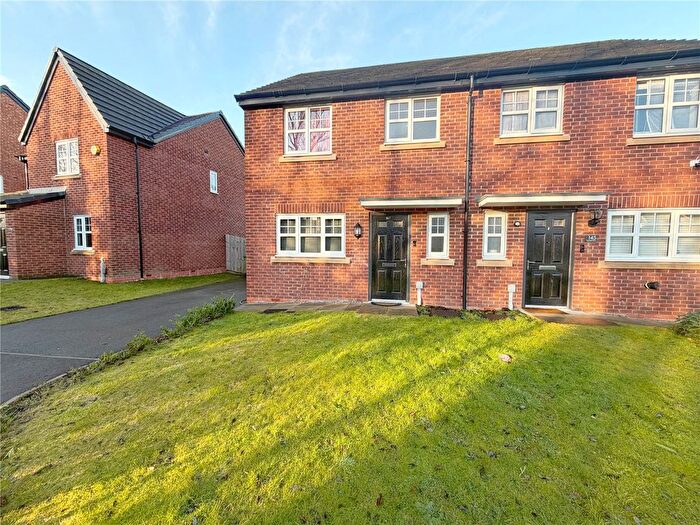 3 Bedroom Semi Detached House For Sale In Mosedale Road, Middleton, Manchester, M24