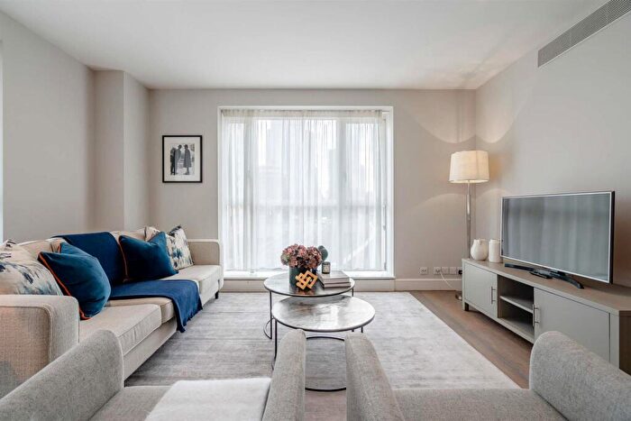 2 Bedroom Apartment To Rent In Westferry Circus, London, E14